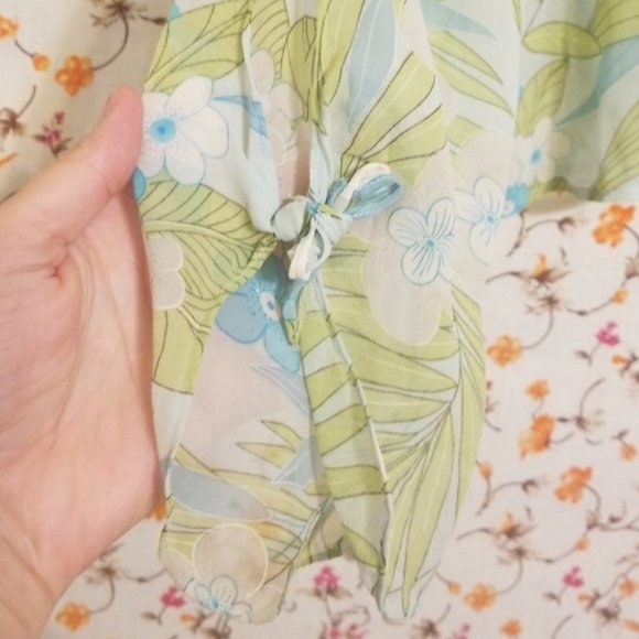 CLOSING SALE The Limited - Sheer Floral Blouse - Picture 4 of 5